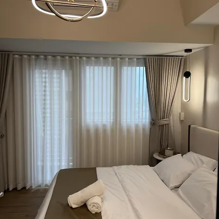 New 1Br Condo Near Venice Canal & Bgc With Balcony - 7E